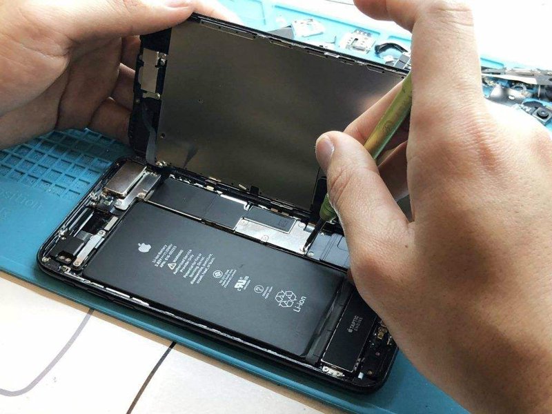 南京手机维修：科技时代的守护者
